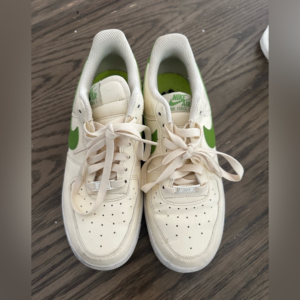 Nike Air Force 1 - Cream and Green